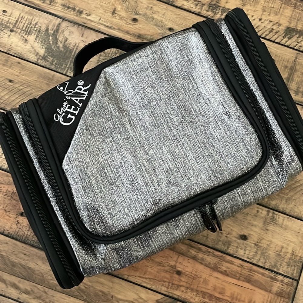 Glam'r Gear Hanging Travel Cosmetics Bag